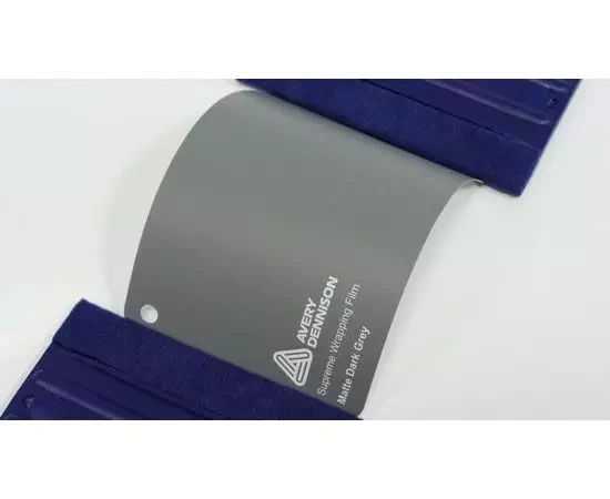 Матовая виниловая пленка темно-серого цвета AVERY SUPREME MATTE DARK GREY
