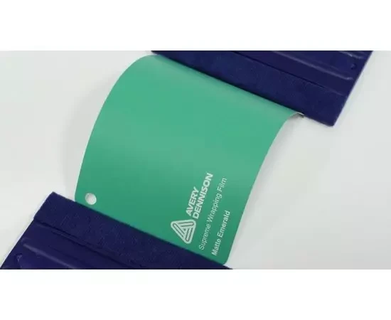 Матовая виниловая пленка изумрудного цвета AVERY SUPREME MATTE EMERALD Матовая виниловая пленка изумрудного цвета AVERY SUPREME MATTE EMERALD