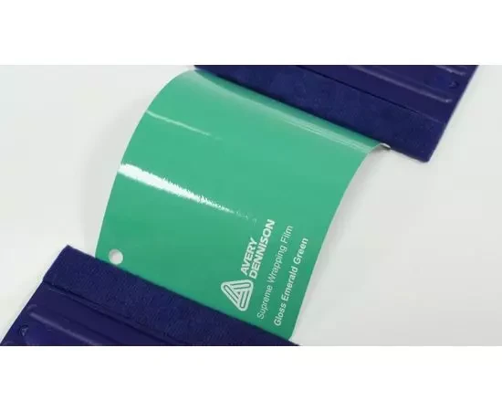 Глянцевая изумрудная виниловая пленка AVERY SUPREME GLOSS EMERALD GREEN