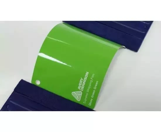 Глянцевая ярко-зеленая виниловая пленка AVERY SUPREME GLOSS GRASS GREEN