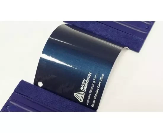 Темно-синяя глянцевая виниловая пленка AVERY SUPREME GLOSS METALLIC DARK BLUE Темно-синяя глянцевая виниловая пленка AVERY SUPREME GLOSS METALLIC DARK BLUE