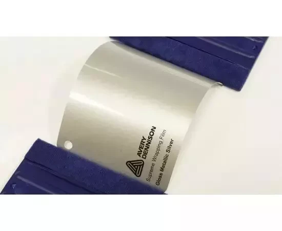 Глянцевая виниловая пленка AVERY SUPREME GLOSS METALLIC SILVER Глянцевая виниловая пленка AVERY SUPREME GLOSS METALLIC SILVER
