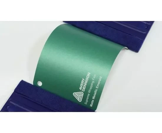Матовая виниловая пленка AVERY SUPREME MATTE METALLIC EMERALD Матовая виниловая пленка AVERY SUPREME MATTE METALLIC EMERALD