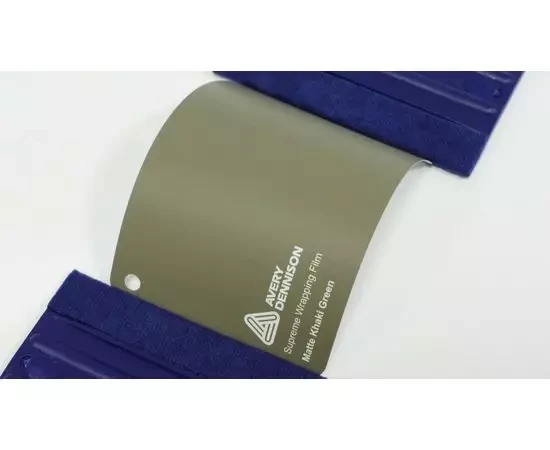 Матовая виниловая пленка цвета хаки AVERY SUPREME MATTE KHAKI GREEN Матовая виниловая пленка цвета хаки AVERY SUPREME MATTE KHAKI GREEN