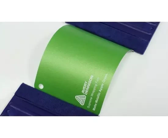 Матовая виниловая пленка цвета зеленого яблока AVERY SUPREME MATTE METALLIC APPLE GREEN Матовая виниловая пленка цвета зеленого яблока AVERY SUPREME MATTE METALLIC APPLE GREEN